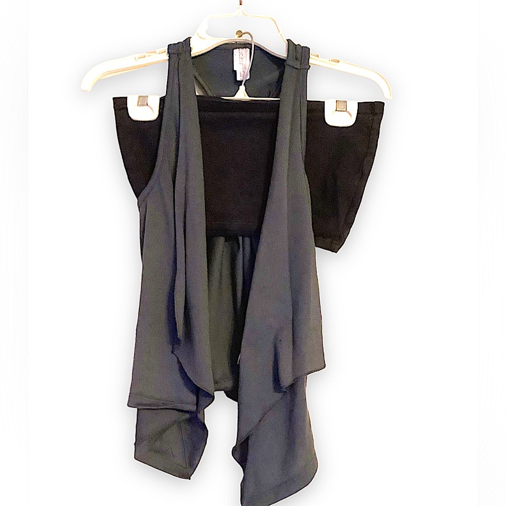 A two piece set from Hot Topic store. In pre owned condition.
